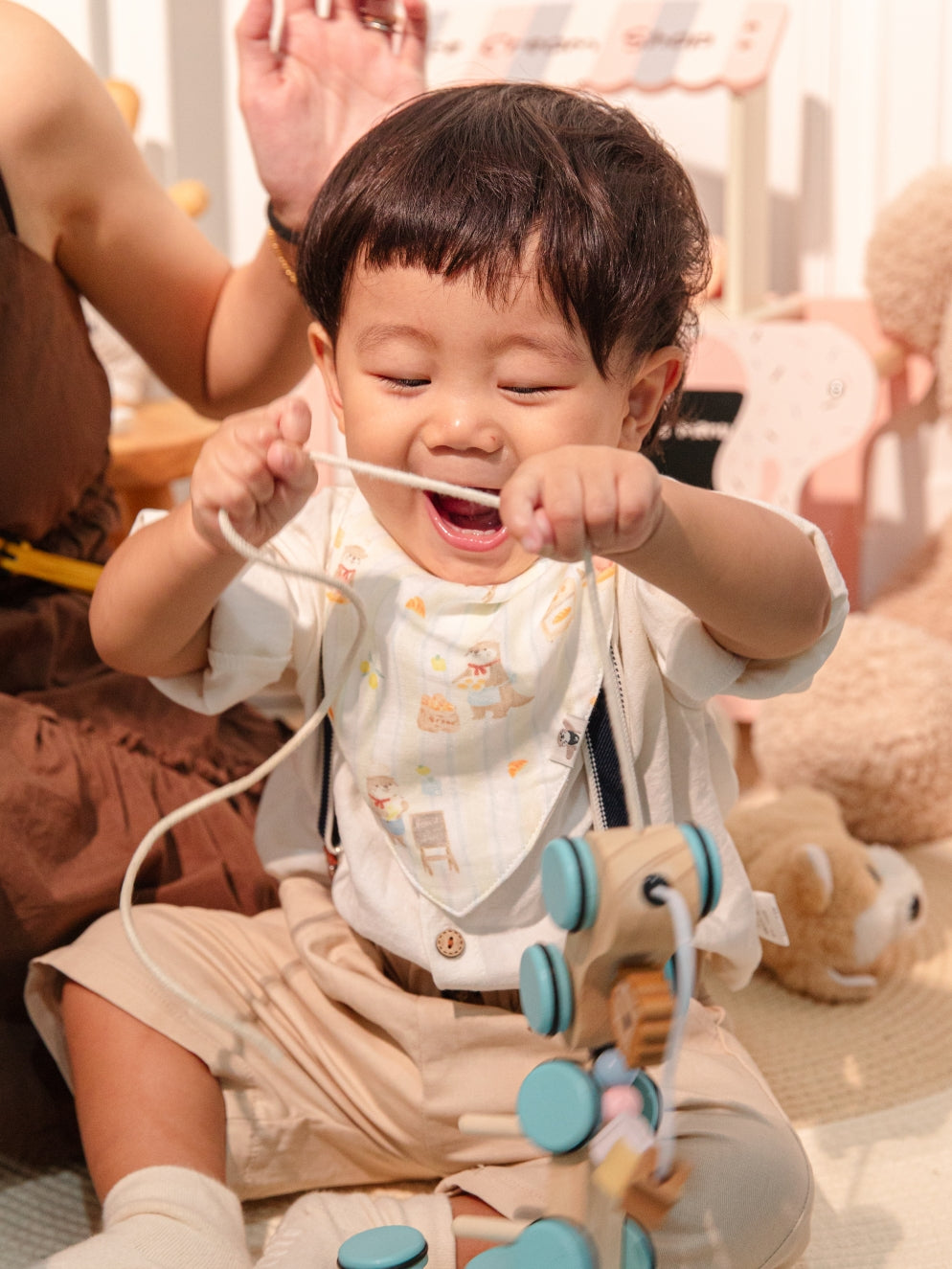 Bamboo Dribble Bib - Otter Bakery & Lemon
